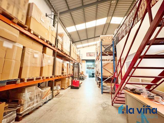 Nave industrial en Venta en Casariche