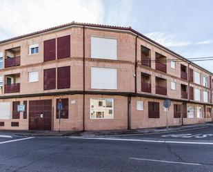 Vista exterior de Pis en venda en Calera y Chozas amb Piscina