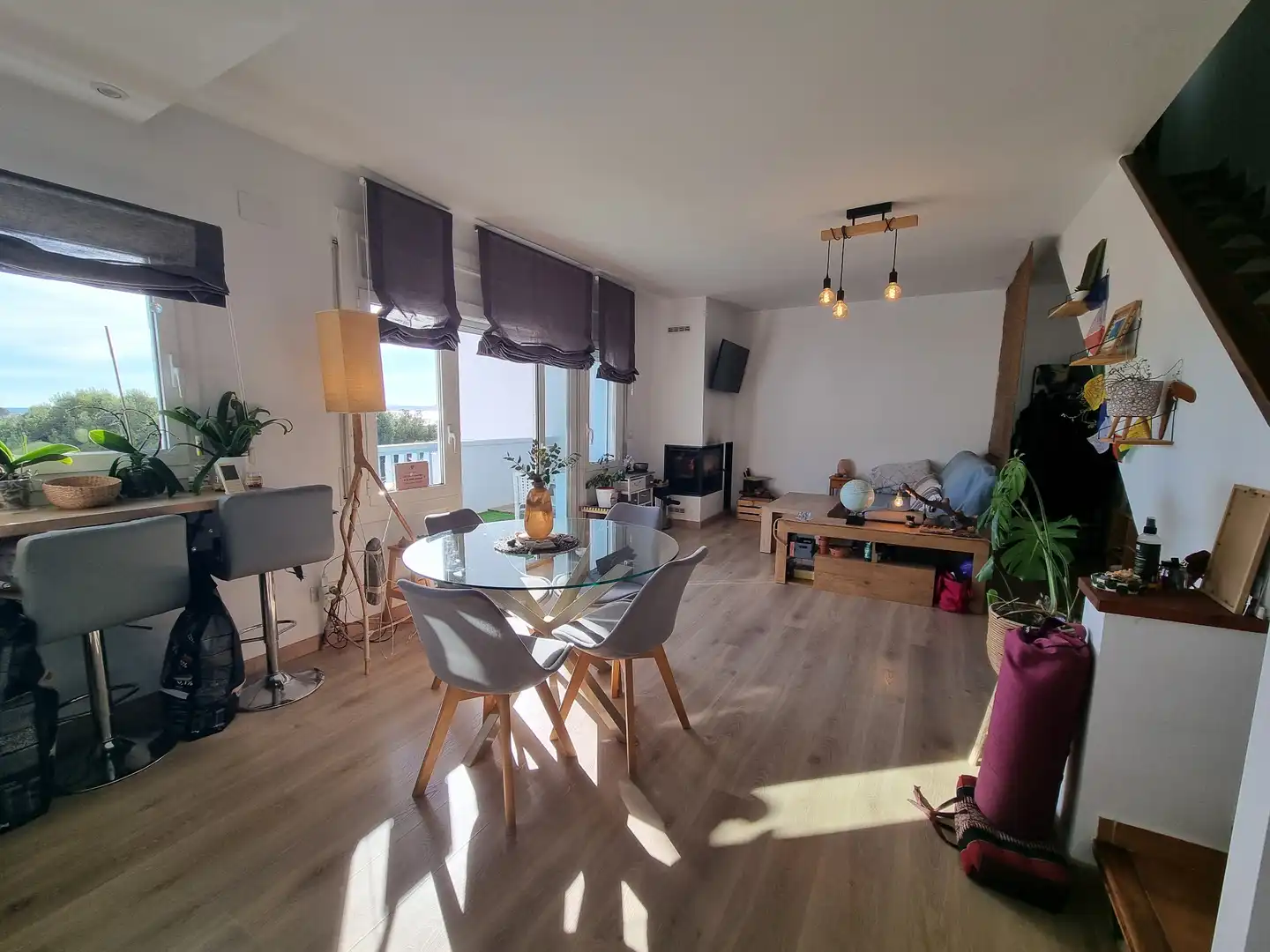 Wohnzimmer von Einfamilien-Reihenhaus zum Verkauf in Roses mit Klimaanlage, Heizung und Privatgarten