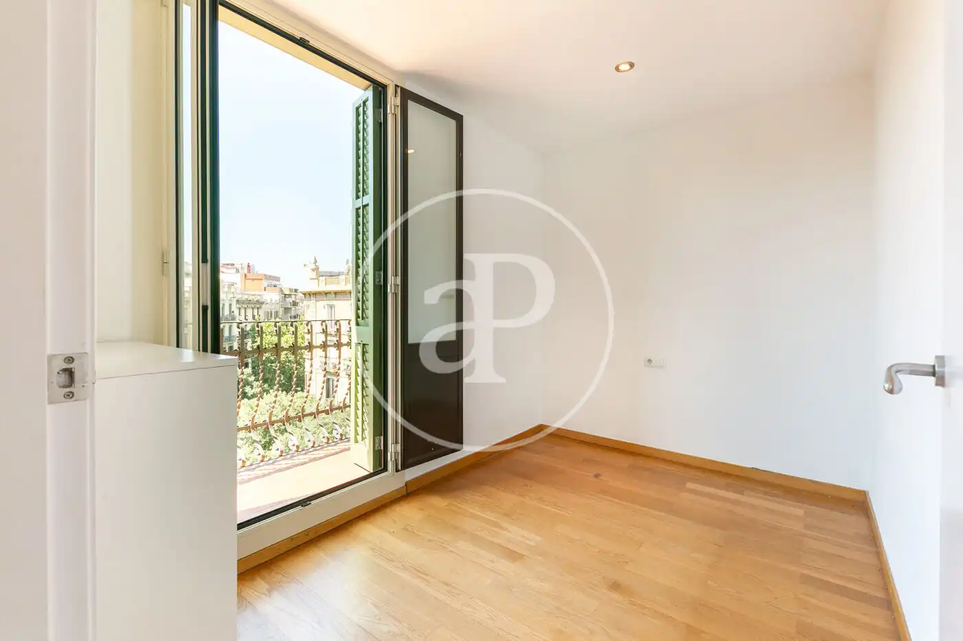 Schlafzimmer von Dachboden zum Verkauf in Barcelona mit Klimaanlage, Heizung und Terrasse