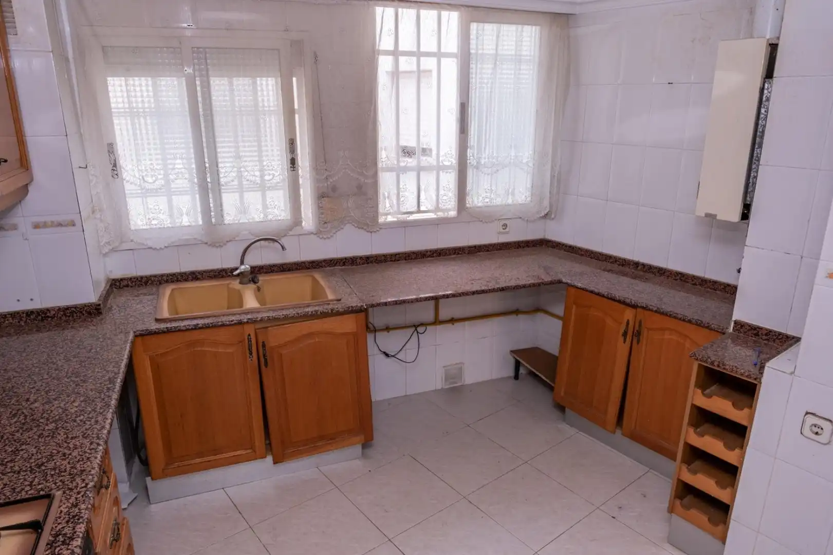 Kitchen of Duplexes for sale in Xirivella  with Air Conditioner