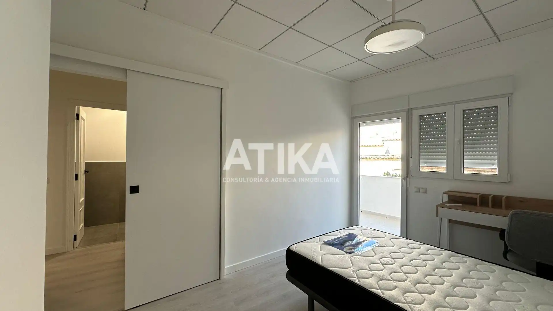 Bedroom of Flat for share in Ontinyent  with Air Conditioner and Balcony