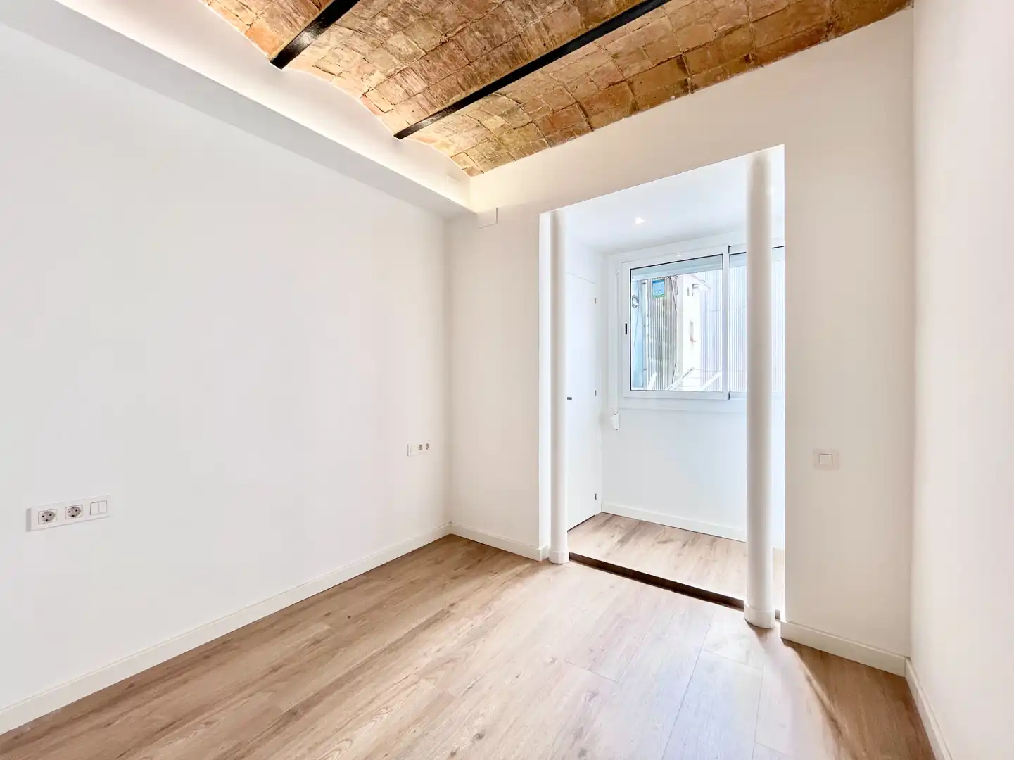 Wohnung zum Verkauf in Barcelona mit Klimaanlage, Heizung und Parkett