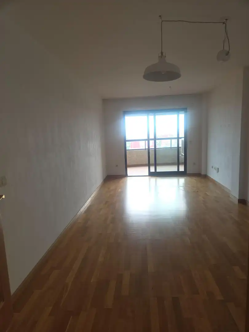 Living room of Flat for rent in Valencia  with Air Conditioner, Parquet flooring and Balcony