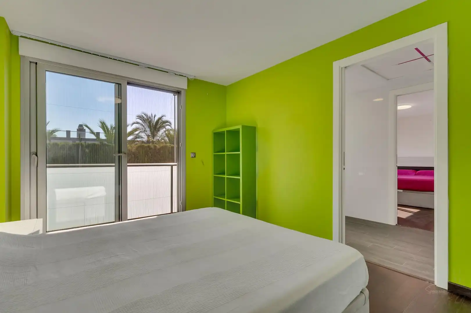 Dormitori de Casa o xalet en venda en Oliva amb Aire condicionat, Jardí privat i Terrassa