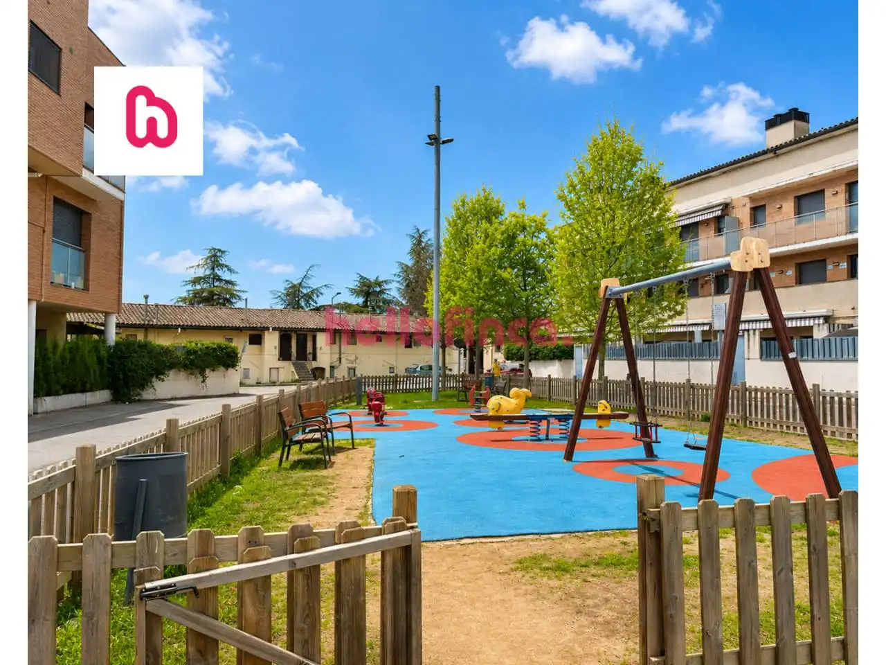 Vista exterior de Pis en venda en Gironella amb Calefacció, Parquet i Terrassa