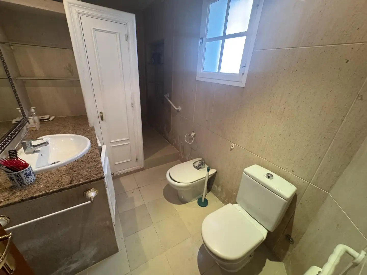 Badezimmer von Einfamilien-Reihenhaus zum Verkauf in Dos Hermanas