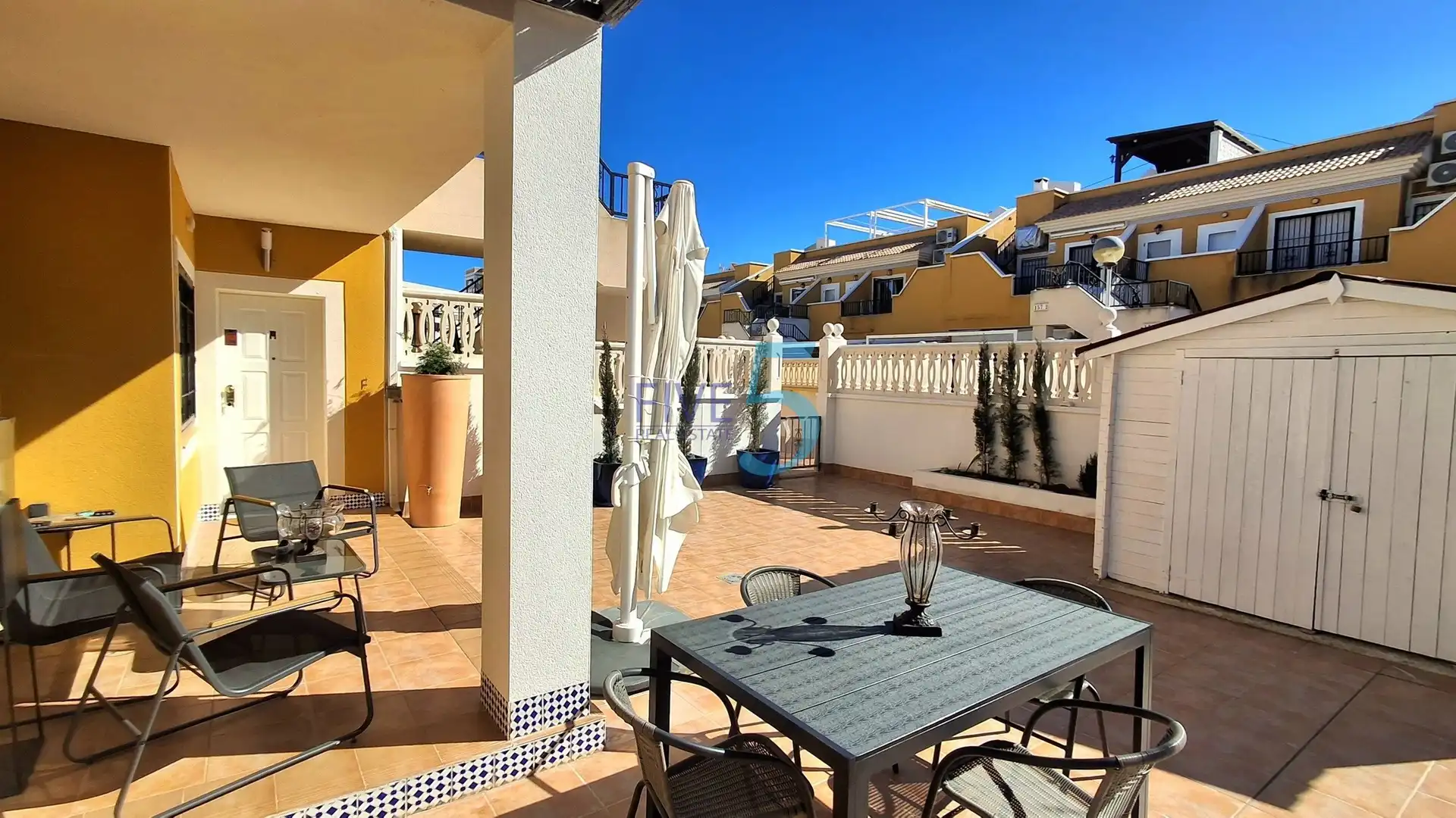 Piso con piscina en venta en Los Arenales del Sol, imagen 2