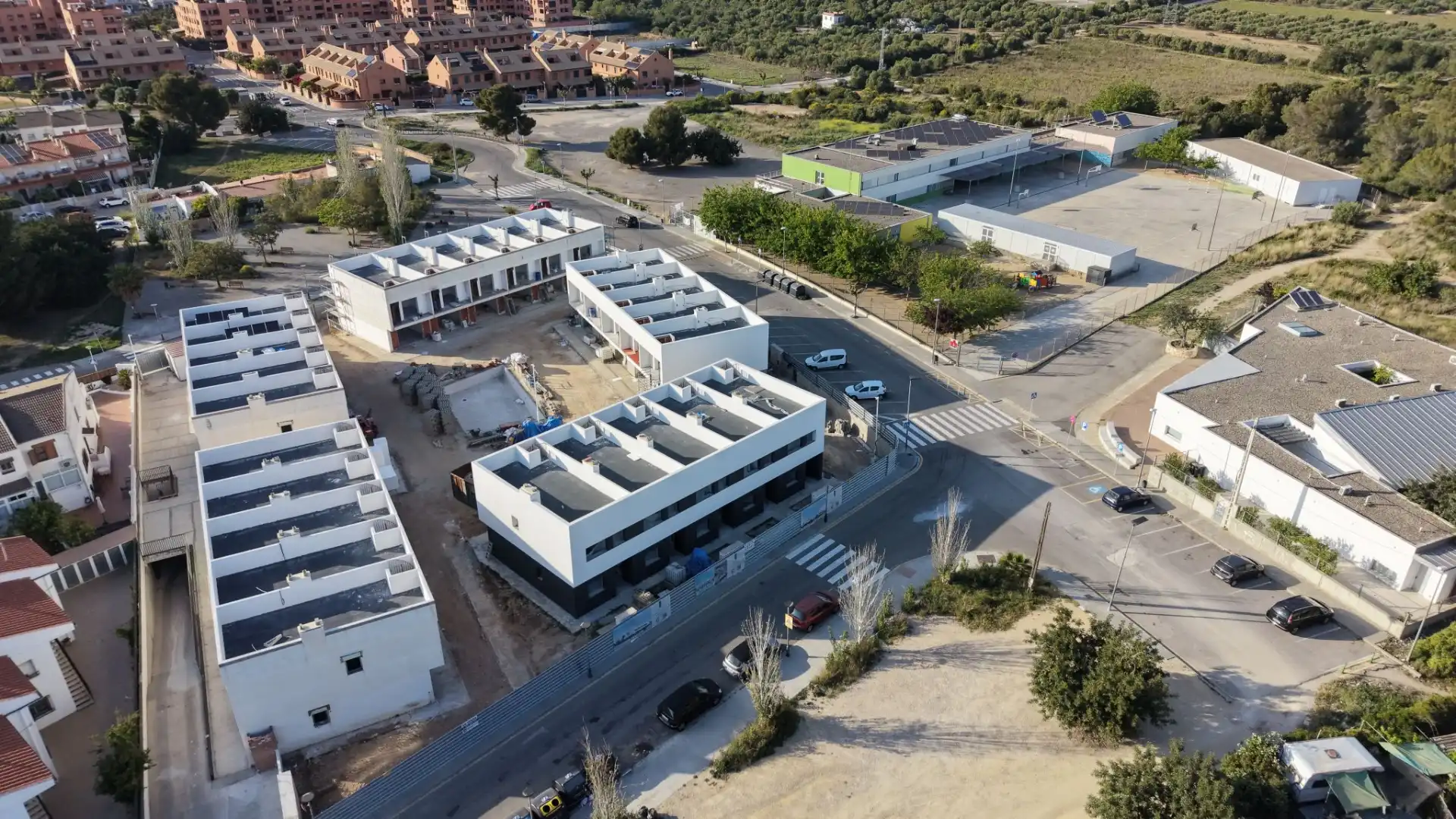 Außenansicht von Einfamilien-Reihenhaus zum Verkauf in El Vendrell mit Klimaanlage, Heizung und Privatgarten