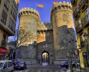 Vista exterior de Pis en venda en  Valencia Capital amb Aire condicionat, Terrassa i Balcó