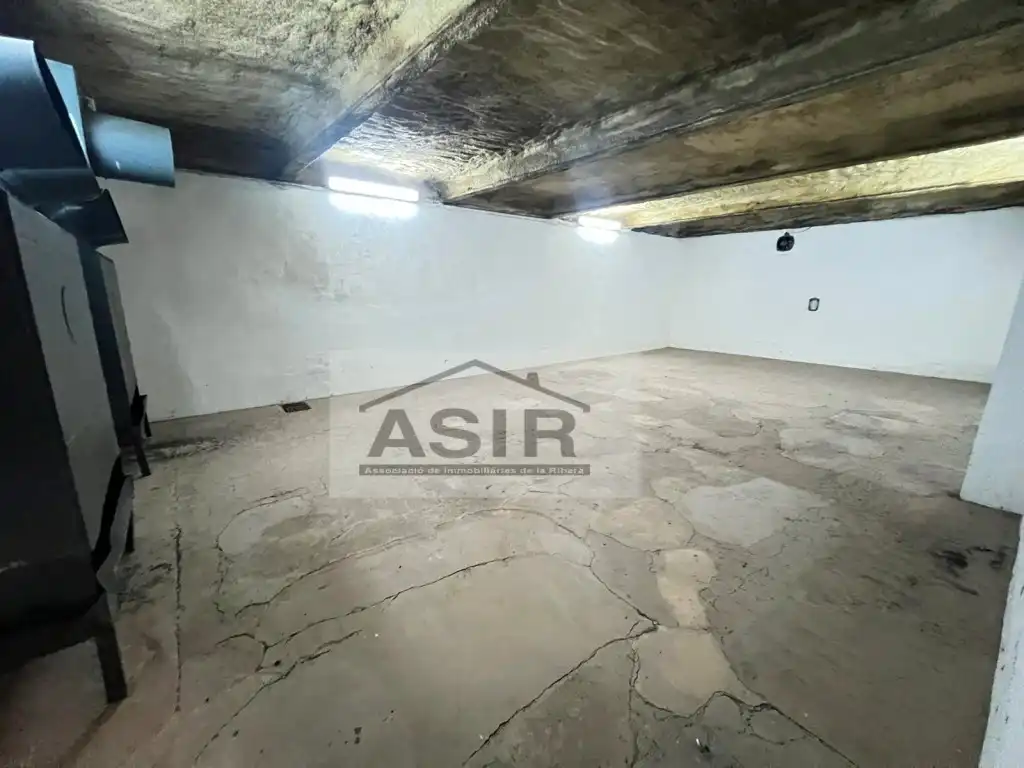 Nave industrial en venta en Corbera