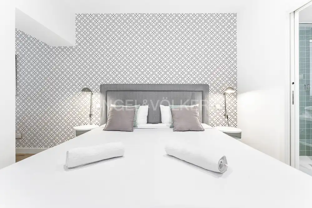 Dormitori de Apartament de lloguer en Madrid amb Aire condicionat, Calefacció i Moblat