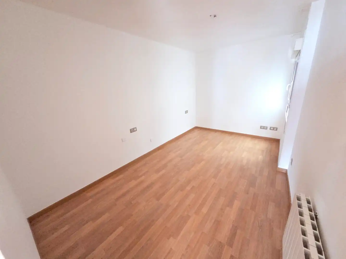 Wohnung zum Verkauf in Vilafranca del Penedès mit Heizung, Parkett und Ofen