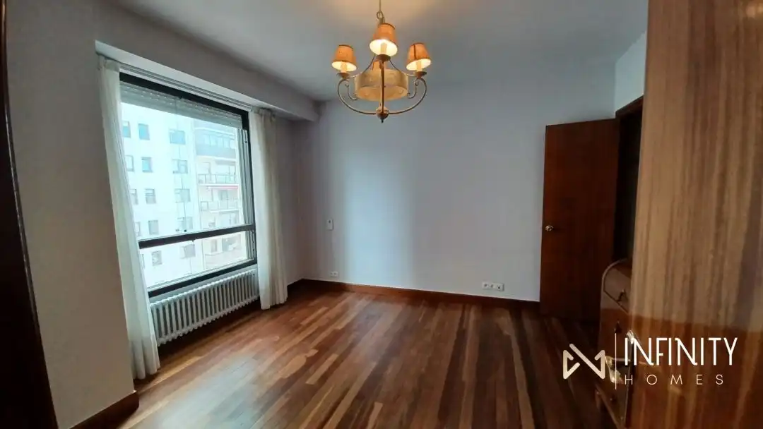 Schlafzimmer von Wohnung zur Miete in Bilbao  mit Terrasse