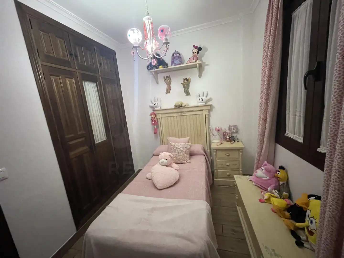 Dormitori de Casa adosada en venda en Sevilla amb Aire condicionat, Calefacció i Terrassa