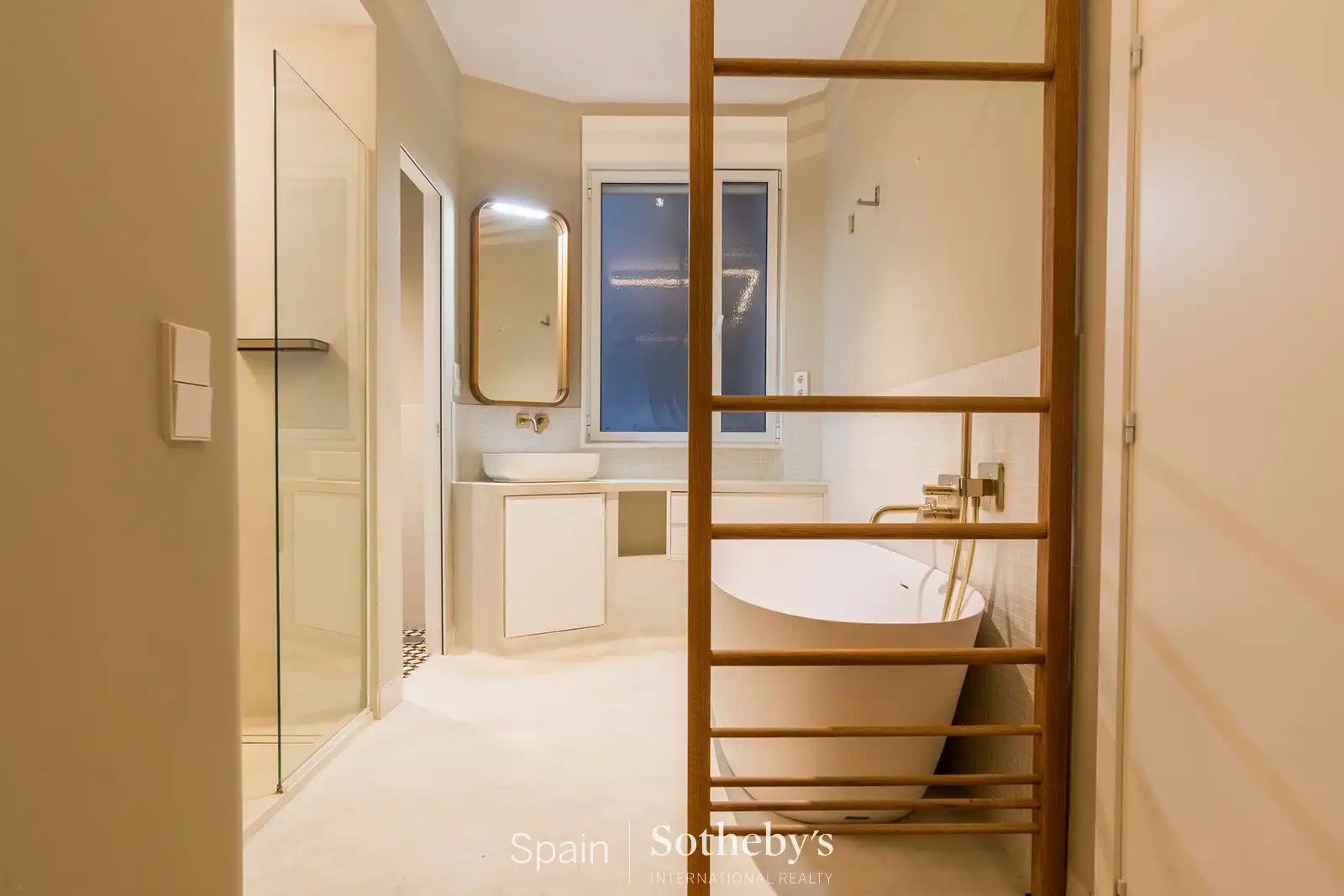 Apartments for sale in Calle de Lepanto, Palacio