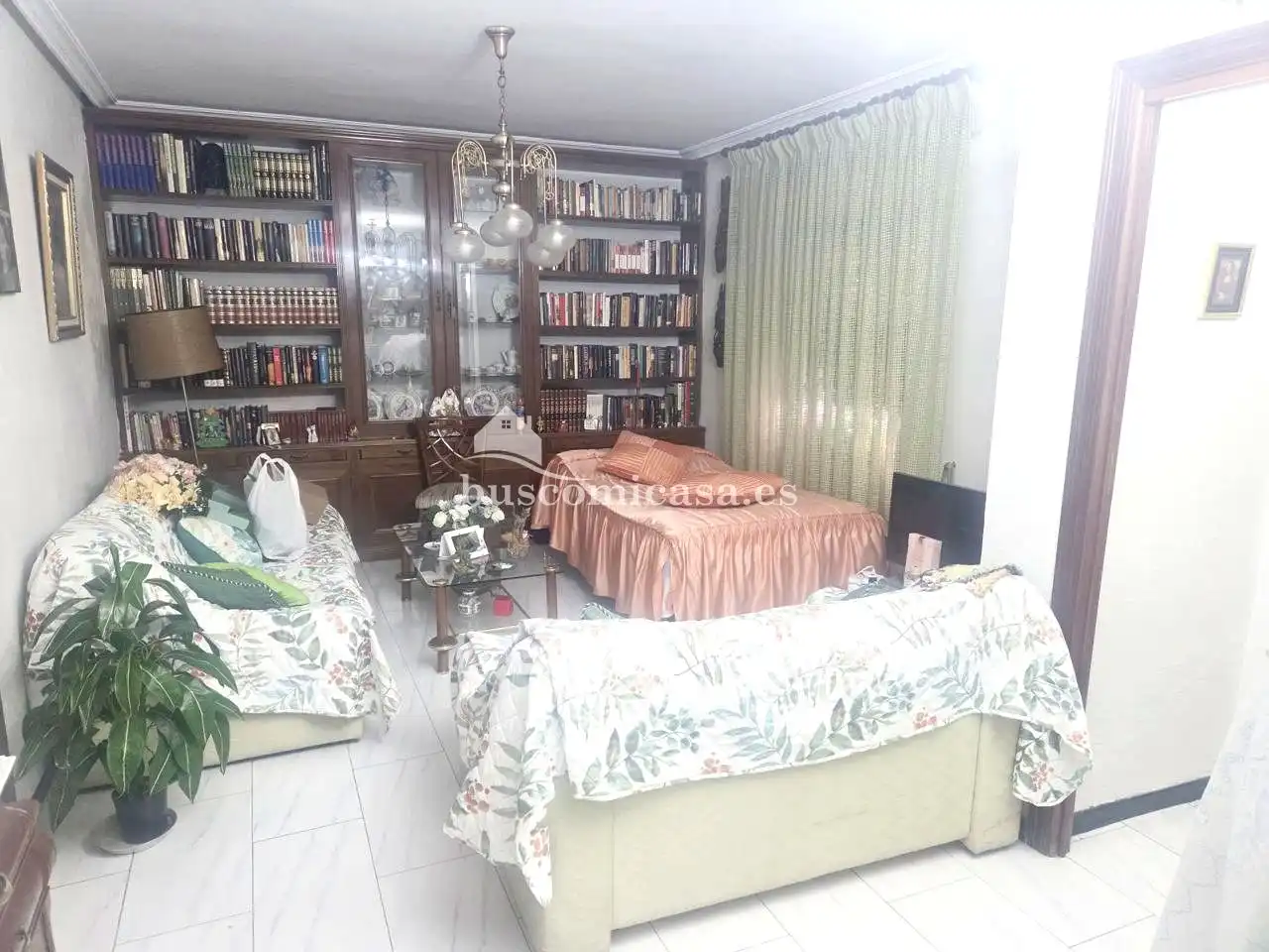 Sala d'estar de Casa adosada en venda en Jaén amb Terrassa