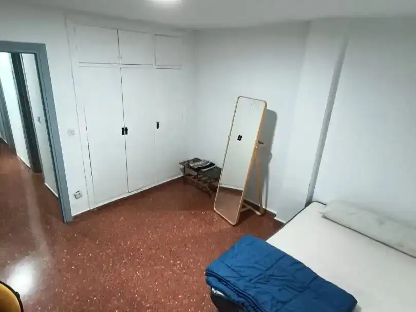 Bedroom of Flat for rent in  Granada Capital  with Air Conditioner and Balcony