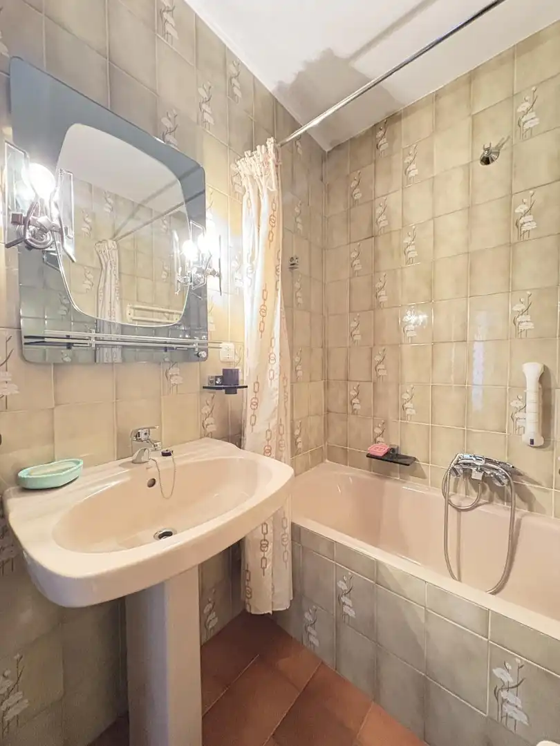 Bathroom of Flat for rent in Madrid  with Heating, Terrace and Furnished
