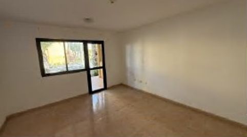 Foto 2 de Piso en venta en C/ Pedro y Guy Vandaele, Corralejo, La Oliva