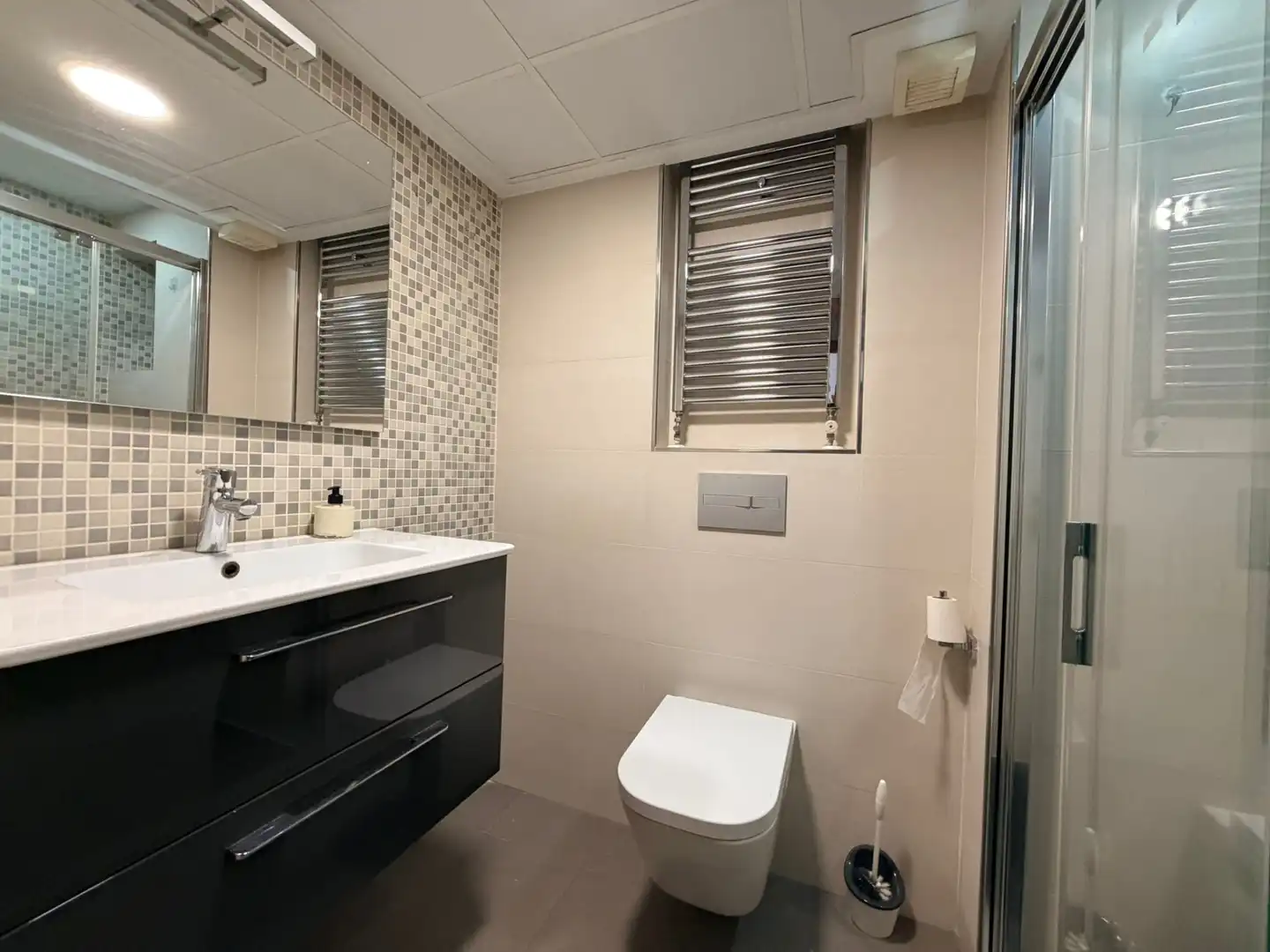 Bany de Apartament en venda en Madrid amb Aire condicionat, Calefacció i Traster