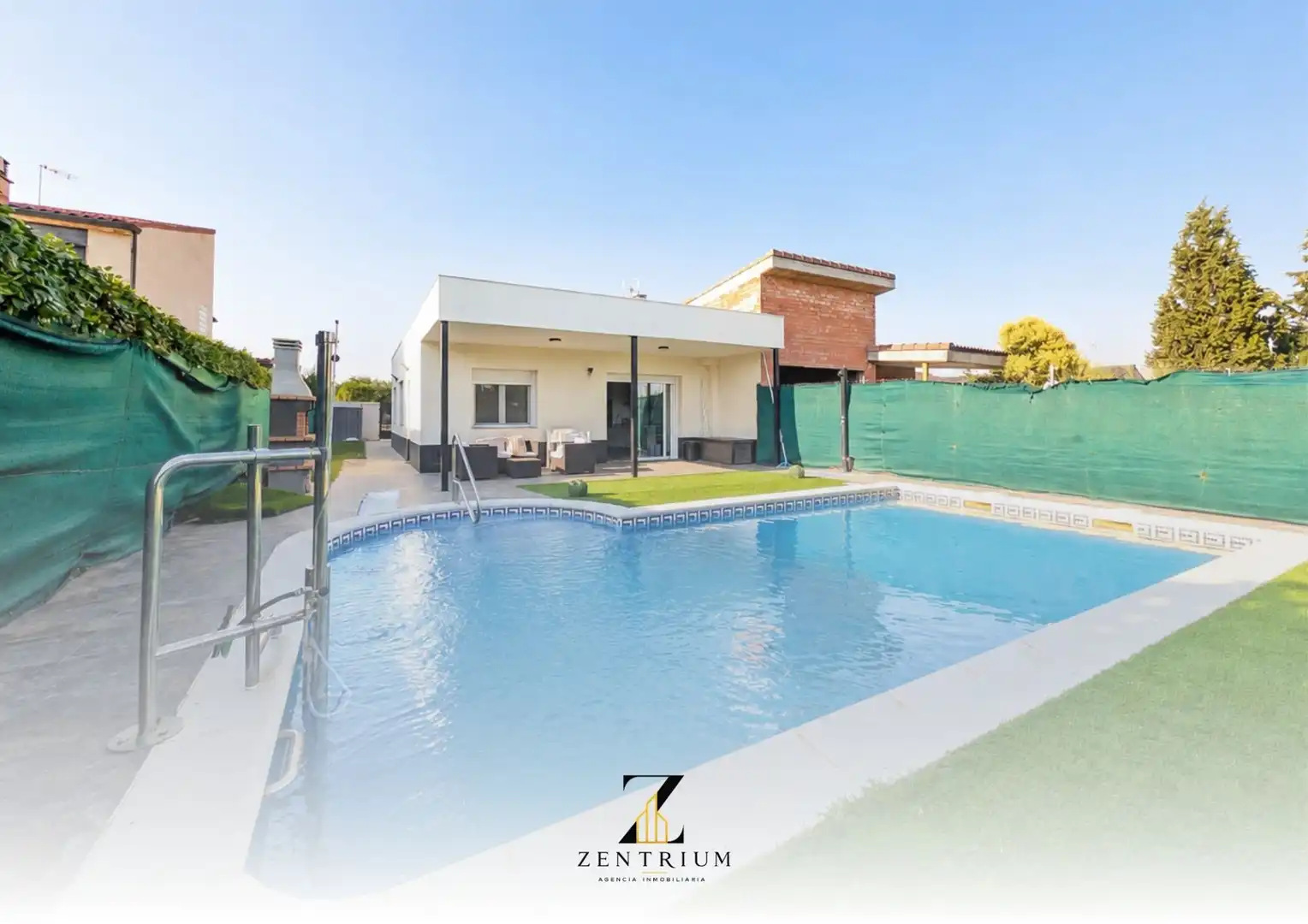 Piscina de Casa o xalet en venda en Zuera amb Aire condicionat, Calefacció i Jardí privat