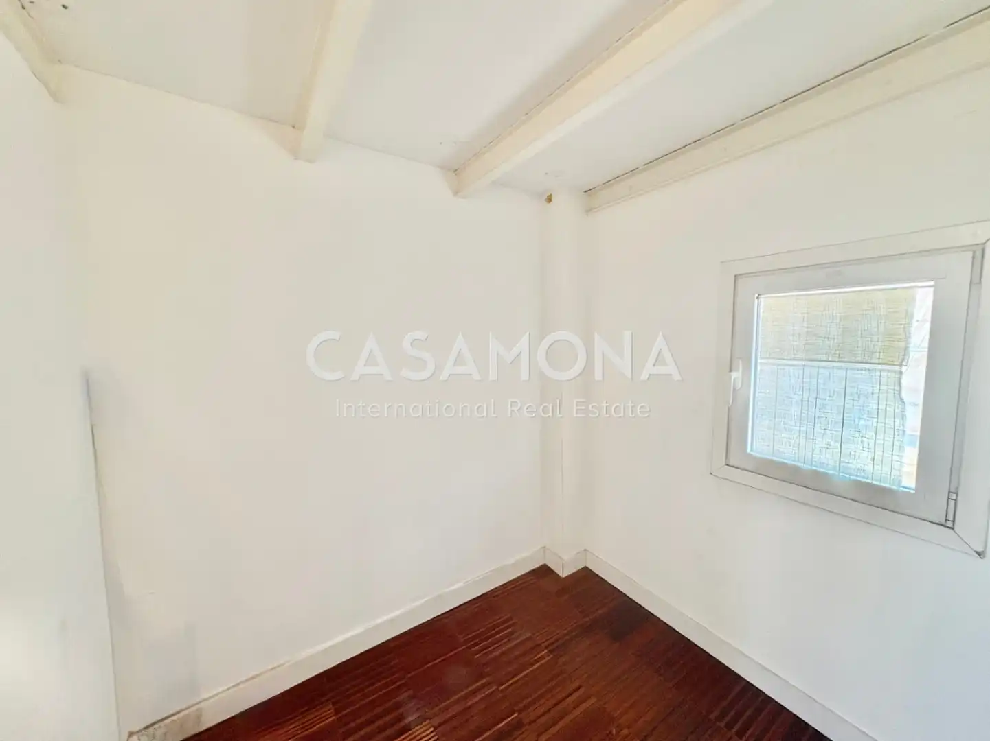 Maisonette zum Verkauf in Barcelona mit Klimaanlage, Terrasse und Balkon
