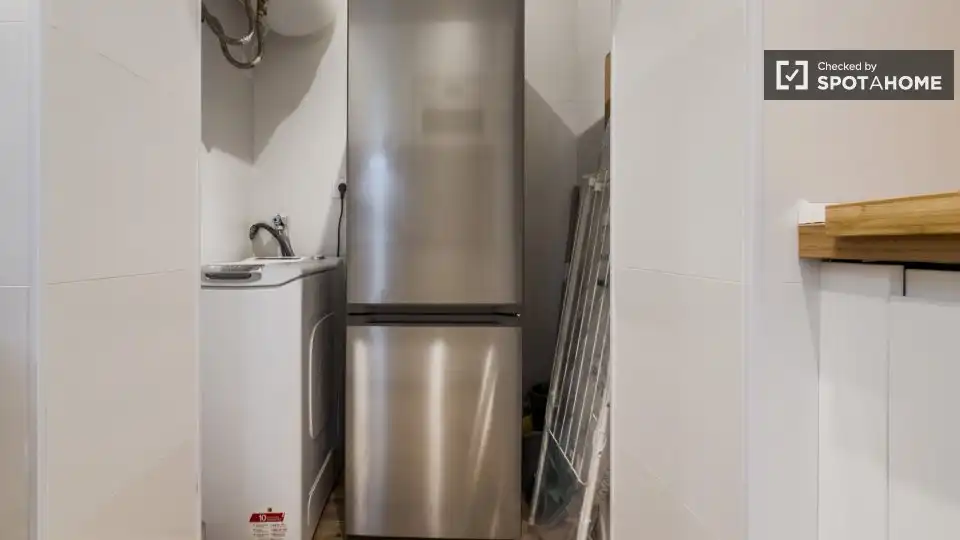 Flat for rent in Barcelona  with Air Conditioner, Heating and Furnished
