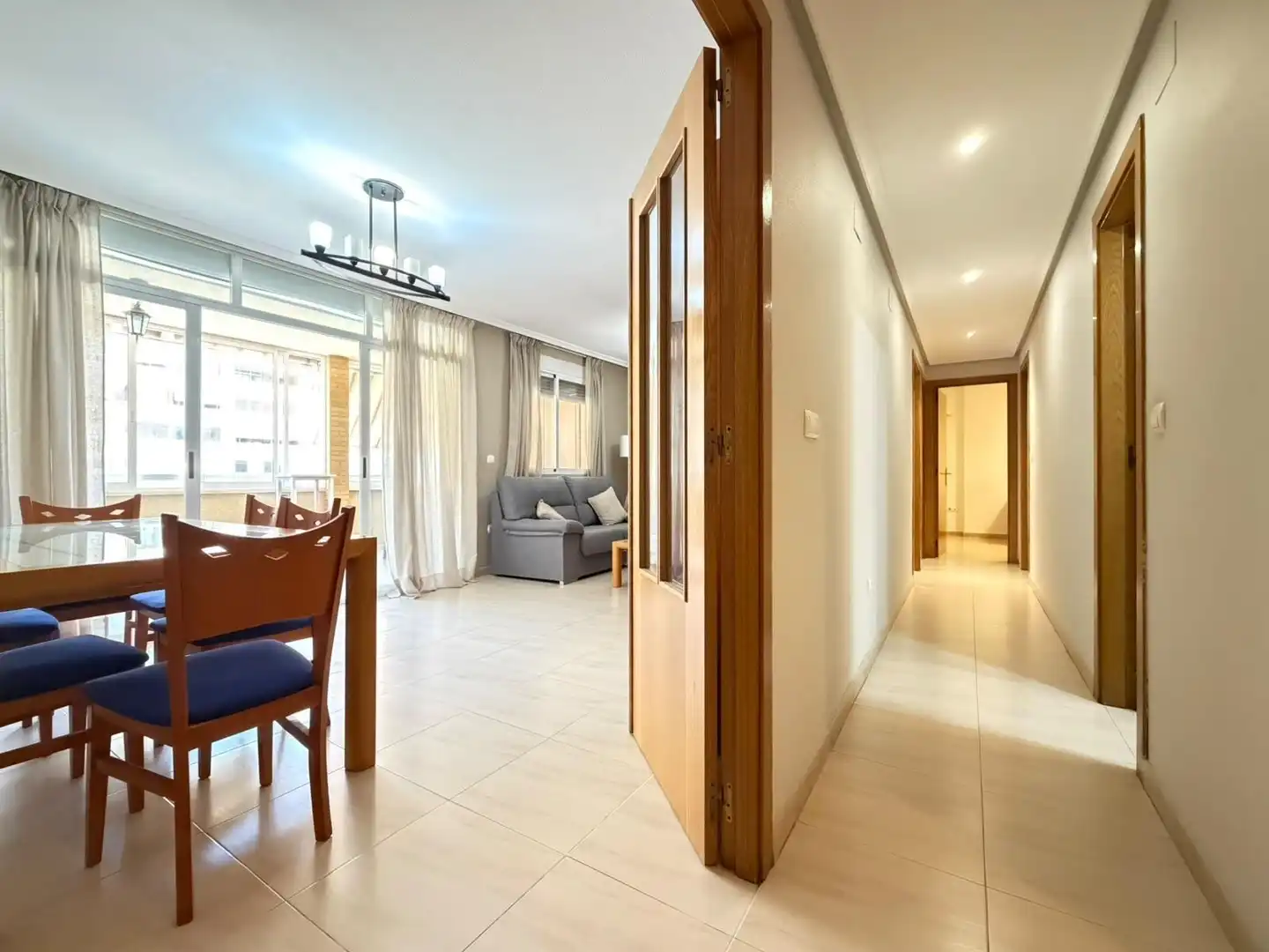 Piso de alquiler en Alicante / Alacant con Aire acondicionado, Amueblado y Piscina comunitaria