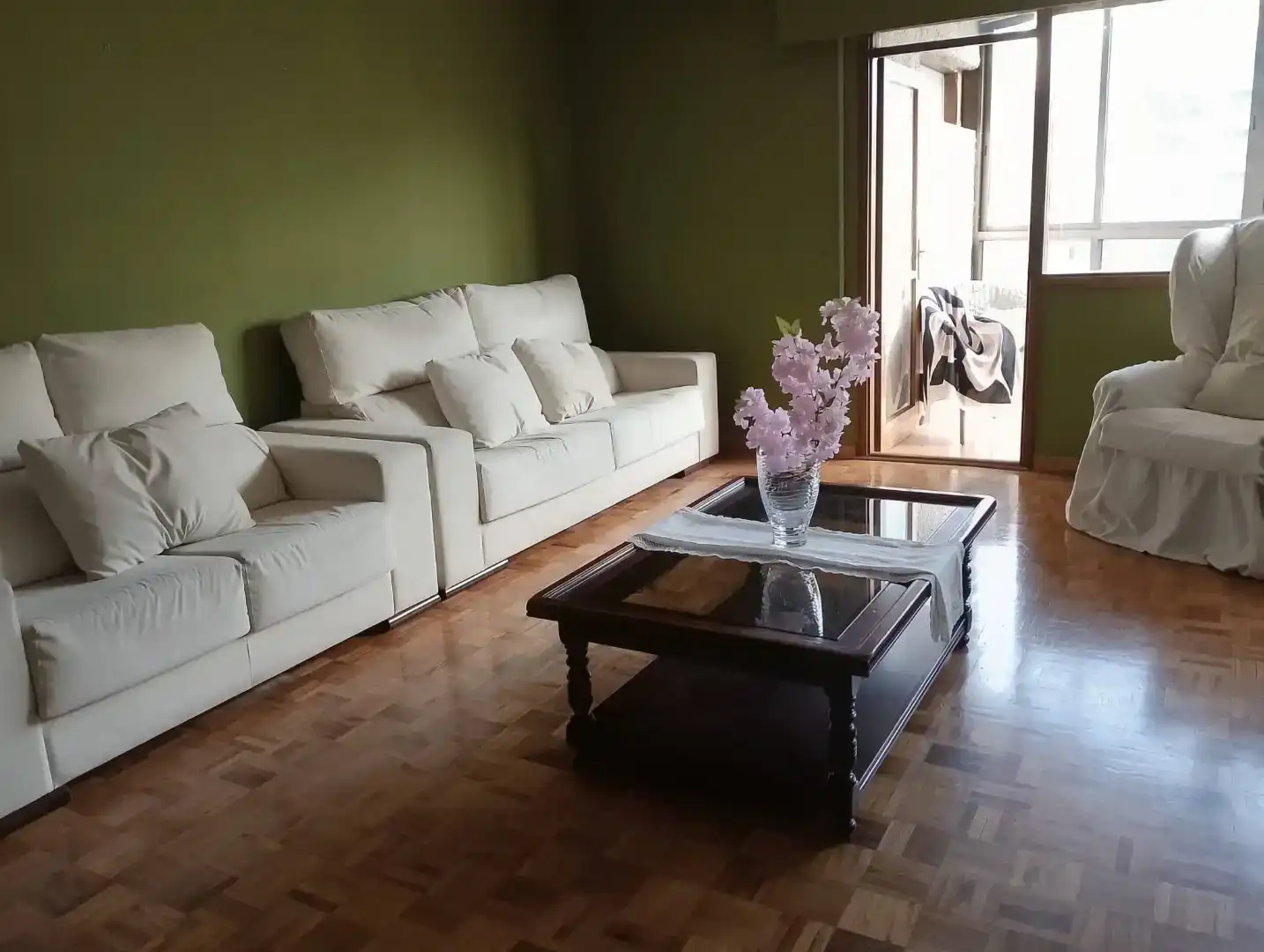 Sala d'estar de Pis en venda en Vigo  amb Balcó