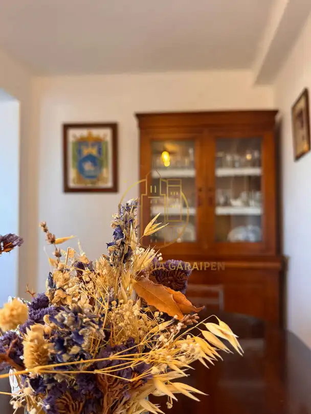 Casa con balcón en venta en San Martín de Unx
