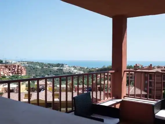 Terrasse von Wohnung zur Miete in Marbella mit Klimaanlage, Privatgarten und Schwimmbad