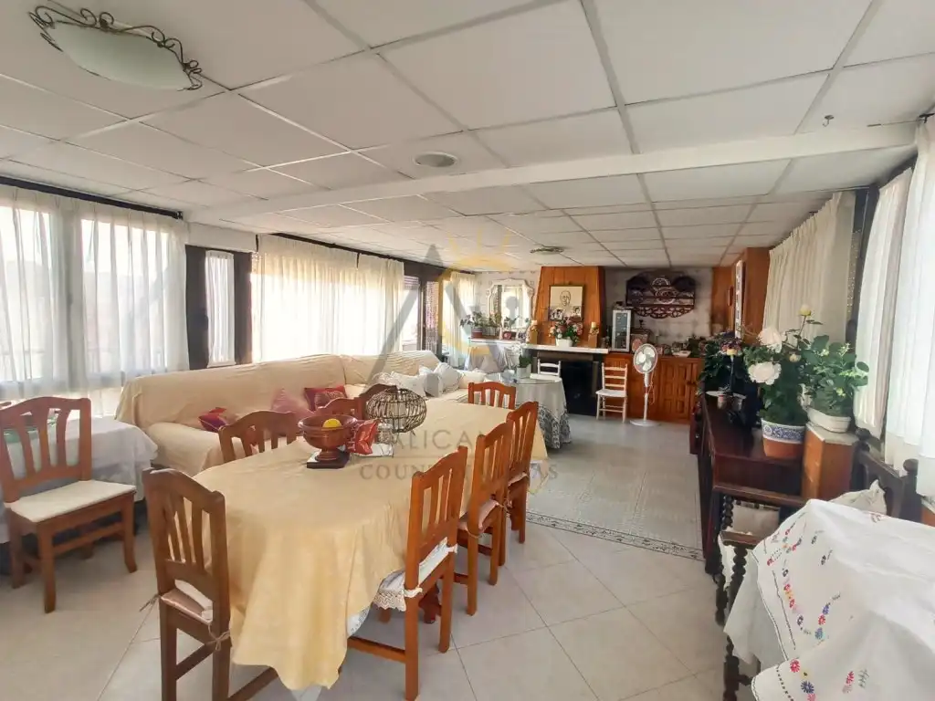 Menjador de Àtic en venda en Monóvar  / Monòver amb Aire condicionat, Terrassa i Forn