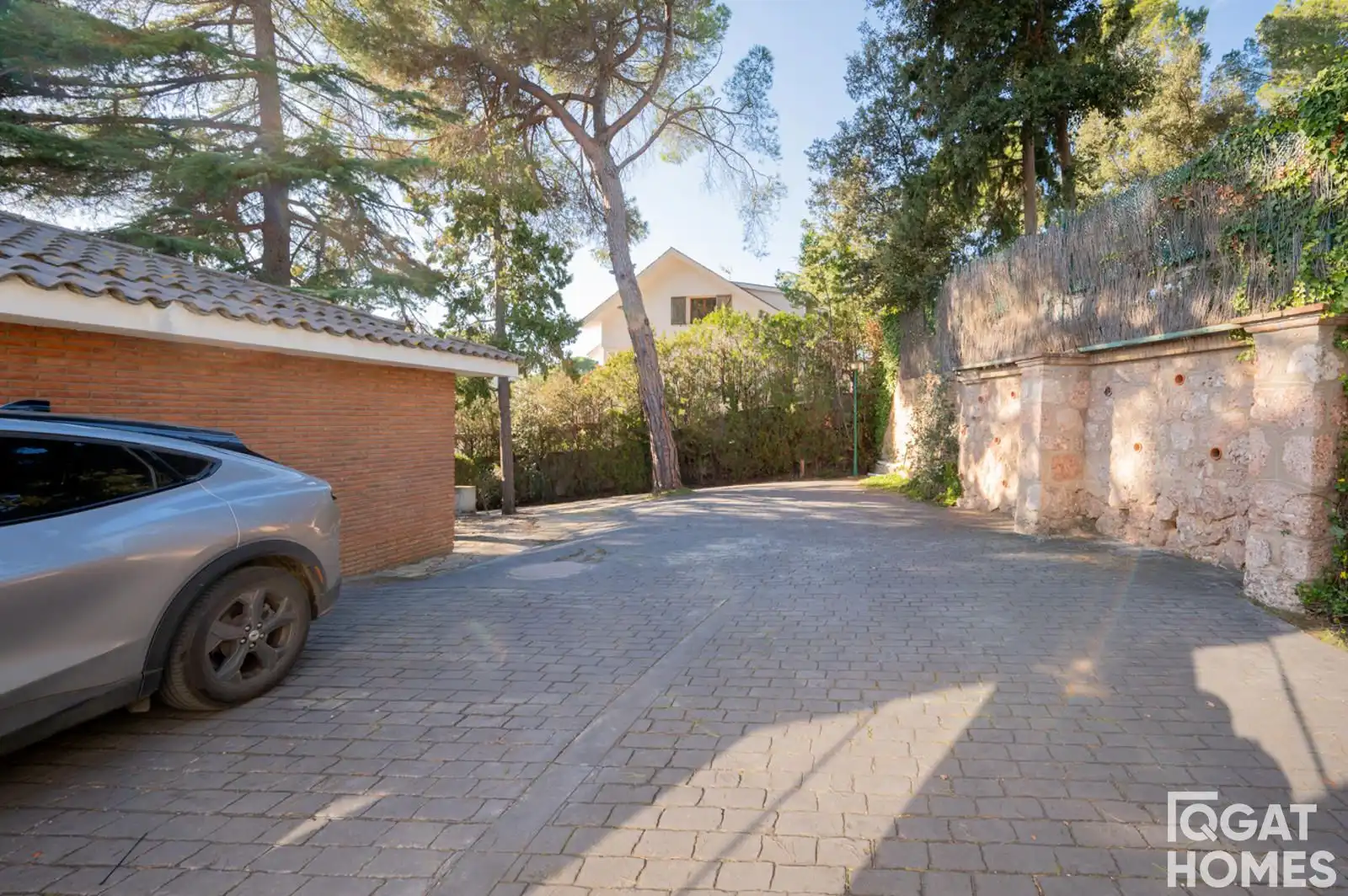 Parking of Houses for sale in Sant Cugat del Vallès  with Air Conditioner, Heating and Alarm