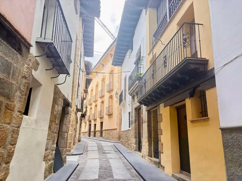 Vista exterior de Finca rústica en venda en Rubielos de Mora amb Aire condicionat, Calefacció i Terrassa