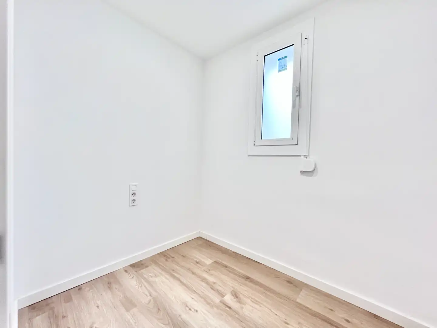 Wohnung zum Verkauf in Barcelona mit Klimaanlage, Heizung und Parkett