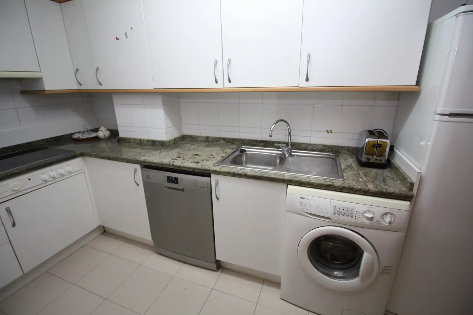 Kitchen of Flat for rent in Valladolid  with Heating, Parquet flooring and Furnished