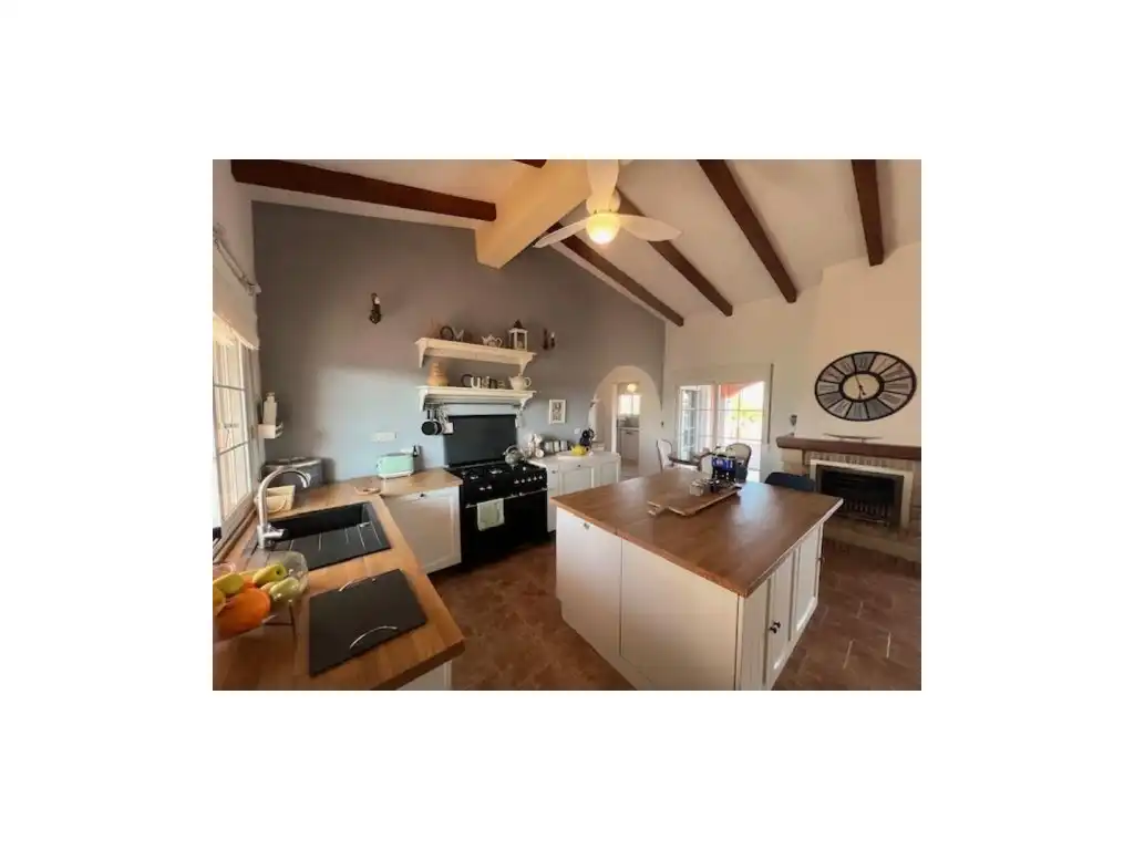 Cocina de Casa o chalet en venta en Dolores con Aire acondicionado, Jardín privado y Piscina