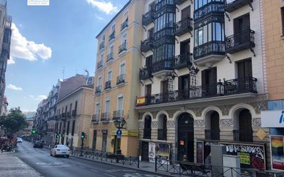 Exterior view of Flat to rent in  Madrid Capital  with Air Conditioner, Heating and Balcony