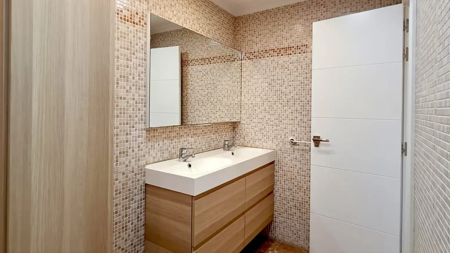 Bathroom of Flat for sale in El Astillero    with Heating, Parquet flooring and Terrace