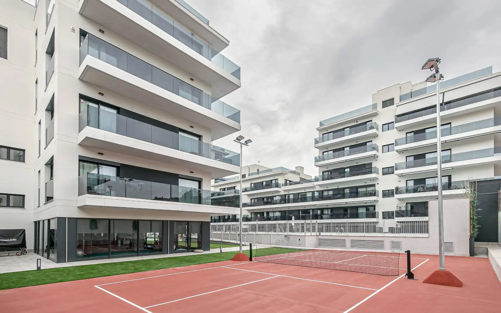 Vista exterior de Piso de alquiler en Sant Boi de Llobregat con Aire acondicionado, Calefacción y Jardín privado