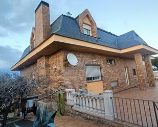 Exterior view of Building for sale in  Madrid Capital