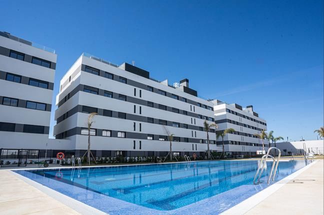 Swimming pool of Attic to rent in Torremolinos  with Air Conditioner, Private garden and Parquet flooring