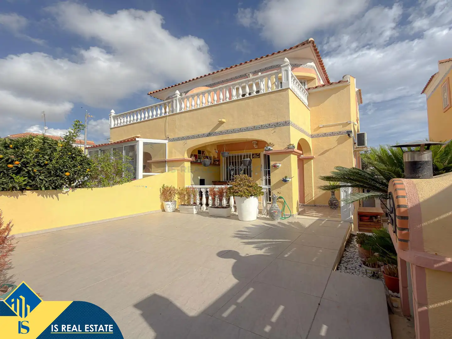 Chalet con piscina en venta en Orihuela Costa