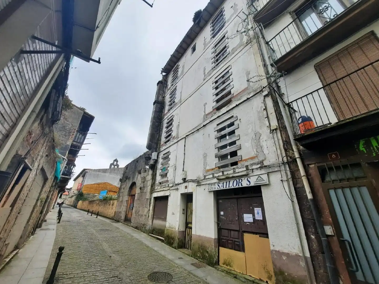 Vista exterior de Piso en venta en Laredo