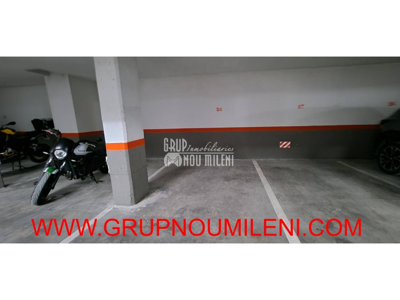 Parking of Garage to rent in Picanya
