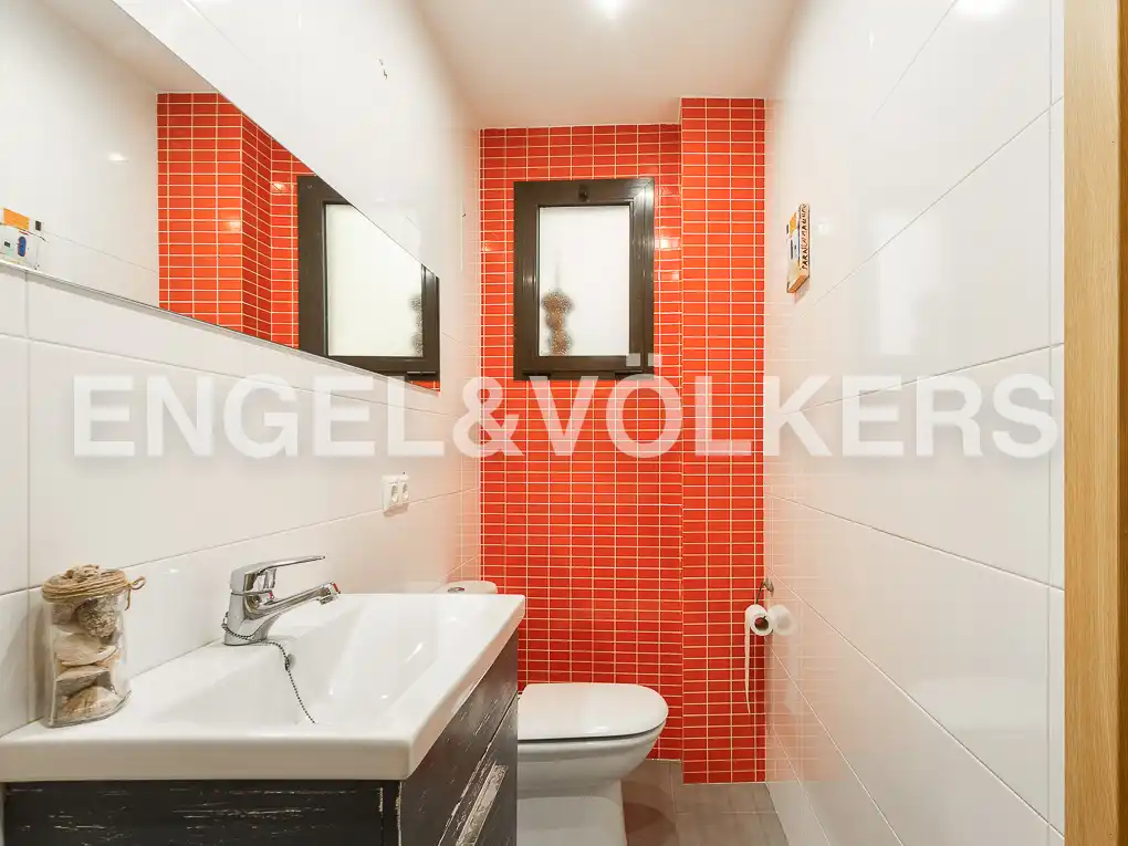 Badezimmer von Dachboden zur Miete in Valencia mit Heizung, Terrasse und Möbliert