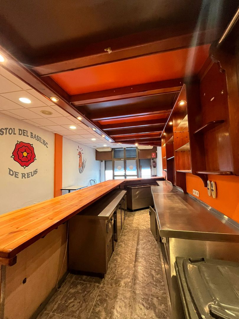 Premises for sale in Reus  with Air Conditioner and Furnished