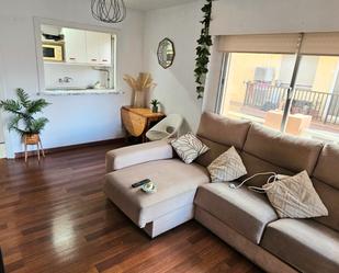 Living room of Flat for sale in Fuengirola  with Parquet flooring, Terrace and Furnished