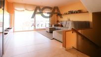 Sala d'estar de Casa adosada en venda en Montgat amb Aire condicionat i Terrassa